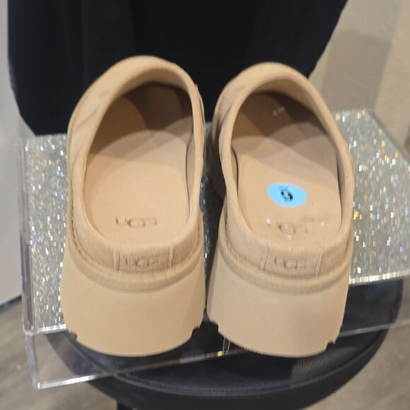 UGG New Heights Clog- Mustard Seed - Picture 11 of 12